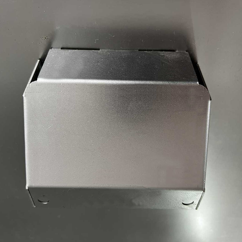 Parti di stampaggio di lamiere metalliche automatiche in alluminio per CNC piccole e leggere personalizzate