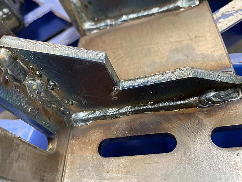 Grande parte di saldatura di taglio della staffa di saldatura della cerniera della porta in metallo zincato 