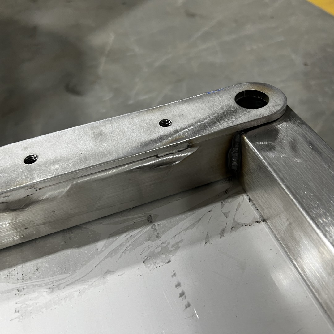 Servizio di saldatura di custodie in acciaio inossidabile per la fabbricazione di parti di taglio laser della lamiera