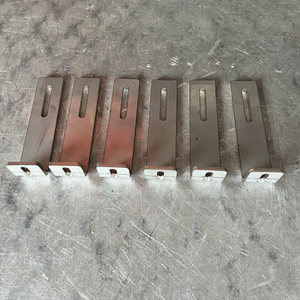 Fabbricazione metallica su misura di piccoli pezzi stampati