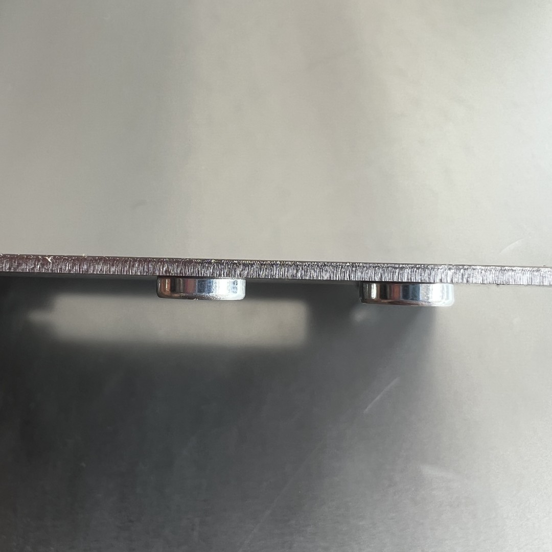Parti di montaggio della lamiera di metallo della colonna del dado di rivettatura del piatto d'acciaio laminato a freddo